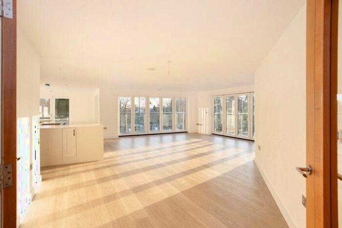 3 Bedroom Apartment To Rent In Newbold Street Leamington Spa, CV32