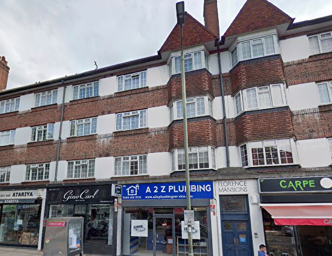 3 Bedroom Flat To Rent In Flat, Florence Mansions, Vivian Avenue, NW4