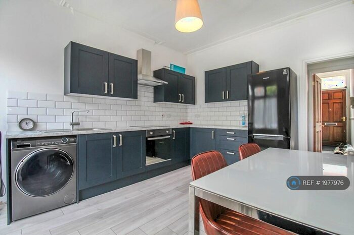 4 Bedroom Terraced House To Rent In Ash View, Leeds, LS6