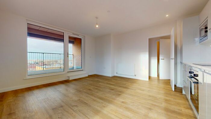 2 Bedroom Flat To Rent In Chailey Place, Hayes, UB3