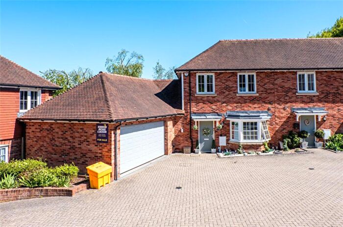 4 Bedroom Semi-Detached House For Sale In Tolhurst Way, Lenham, Maidstone, Kent, ME17