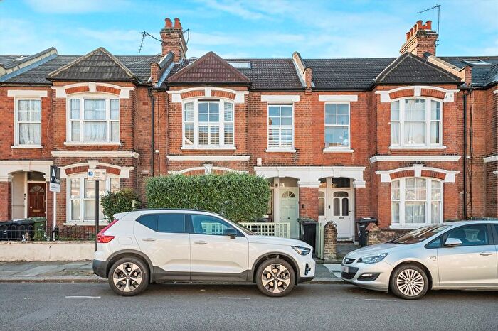 4 Bedroom Maisonette For Sale In Midmoor Road, Balham, SW12