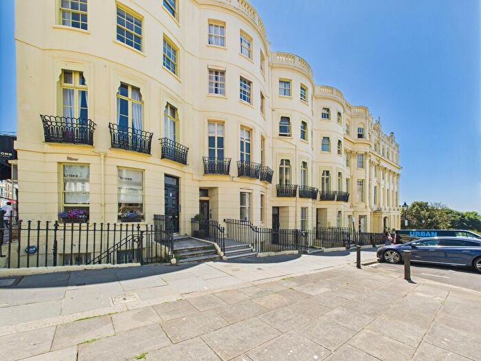 2 Bedroom Apartment To Rent In Brunswick Place, Hove, BN3