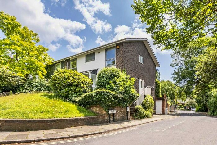 5 Bedroom Property To Rent In Broadlands Close, London, N6