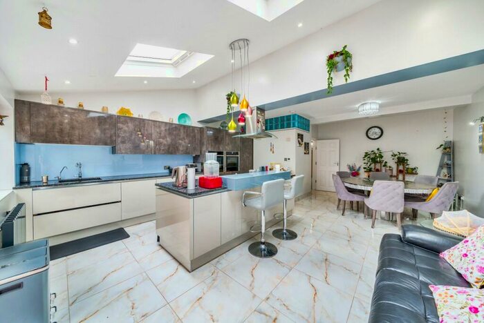 4 Bedroom Semi-Detached House To Rent In Howard Road, New Malden, KT3