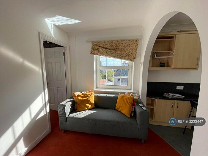 4 Bedroom Detached House To Rent In Pennsylvania Road, Exeter, EX4