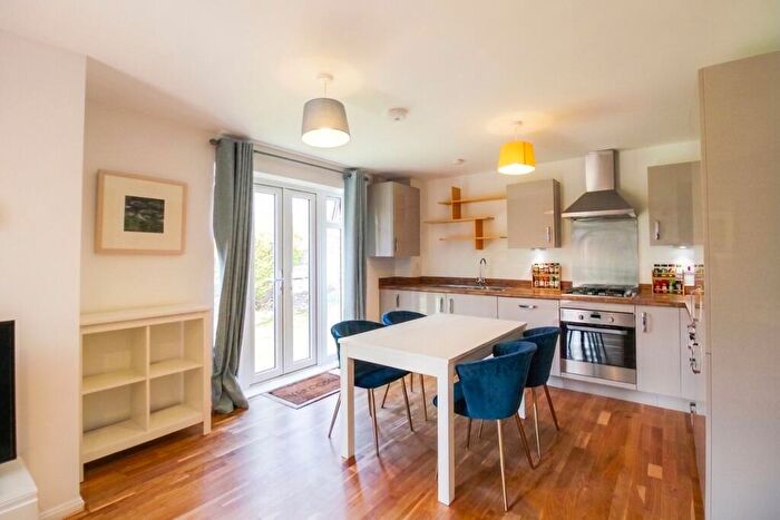 1 Bedroom Flat For Sale In Holmes Road, Bishopdown, SP1