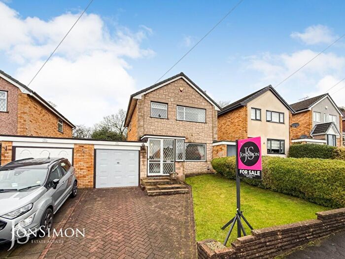 3 Bedroom Link Detached House For Sale In Dalton Close, Ramsbottom, Bury, BL0