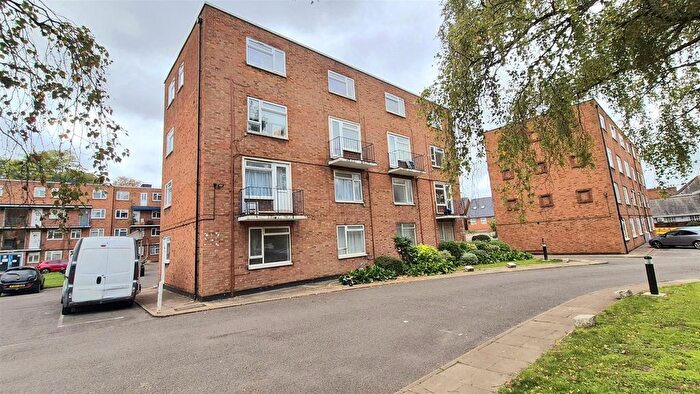 Studio For Sale In High Street South, Dunstable, LU6