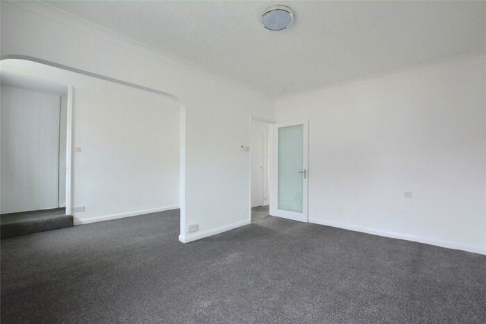 2 Bedroom Maisonette To Rent In Highpoint, New Eltham, London, SE9