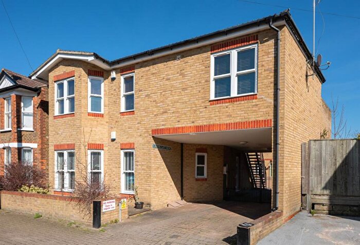 2 Bedroom Apartment For Sale In Ravens Gate Mews, Shortlands, BR2