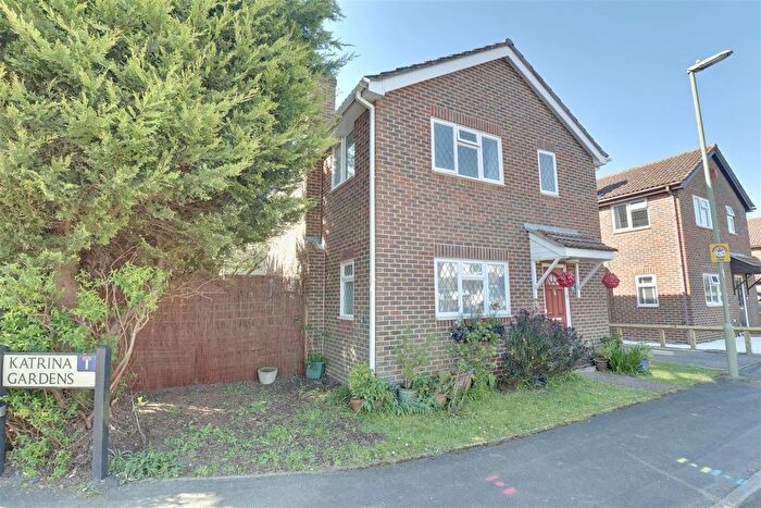 3 Bedroom Detached House For Sale In Katrina Gardens, Hayling Island, PO11
