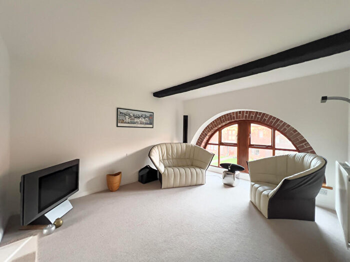 3 Bedroom Barn Conversion For Sale In Matford Mews, Exeter, EX2