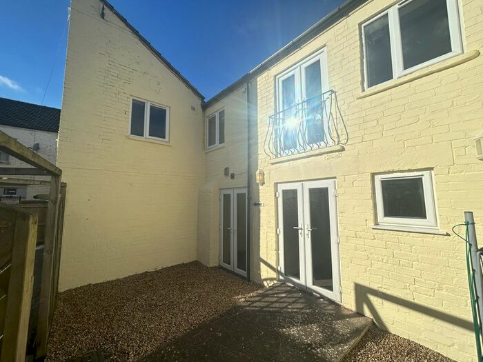 3 Bedroom Flat To Rent In Dudley Road, Grantham, NG31