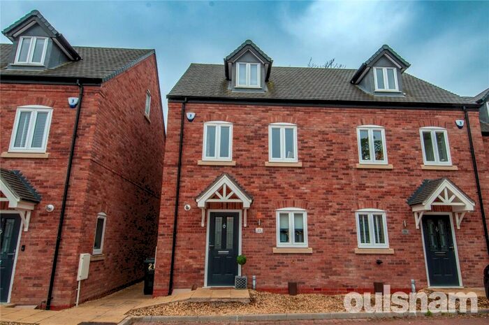 3 Bedroom Semi-Detached House To Rent In Woodland View, Birmingham, West Midlands, B31