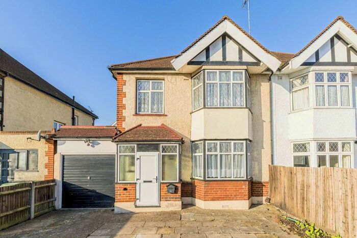 3 Bedroom Property To Rent In Upper Brighton Road, Surbiton KT6