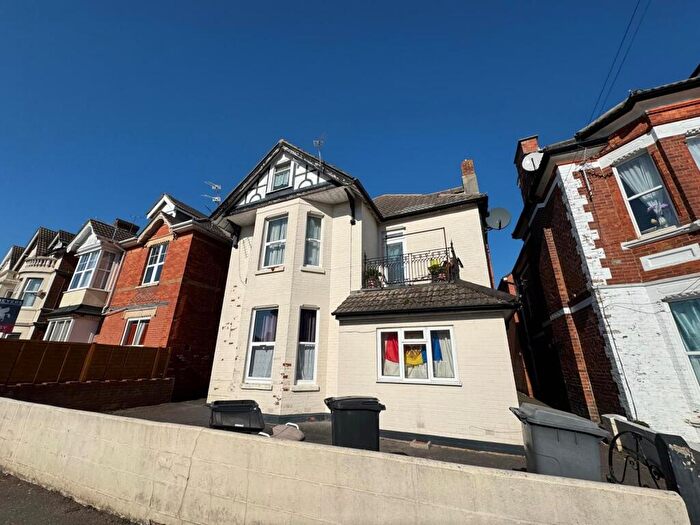 Apartment To Rent In Cecil Road, Bournemouth, BH5