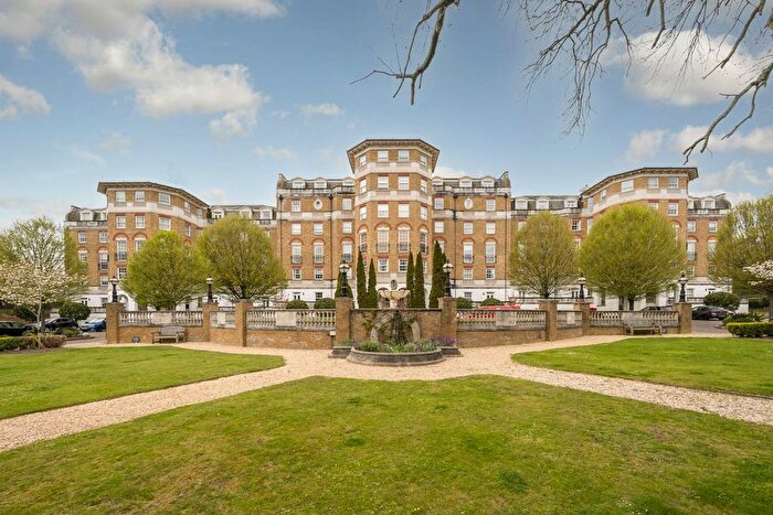 1 Bedroom Flat To Rent In Chapman Square, Wimbledon Common, London, SW19