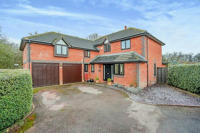 5 Bedroom Detached House For Sale In Maple Road, Thame, OX9