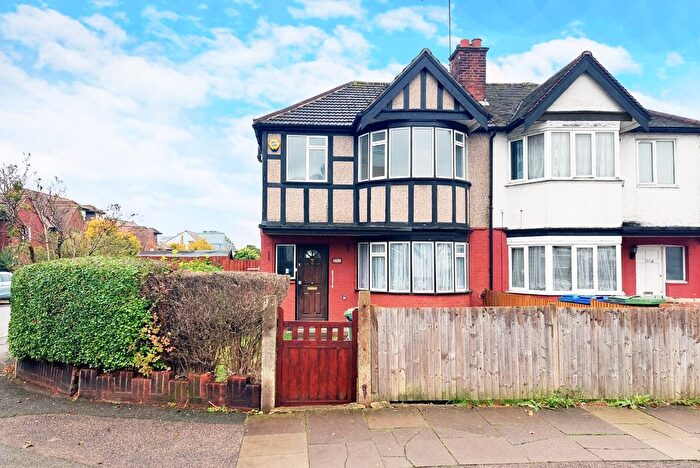 3 Bedroom Semi-detached House For Sale In Rayners Lane, Harrow, HA2