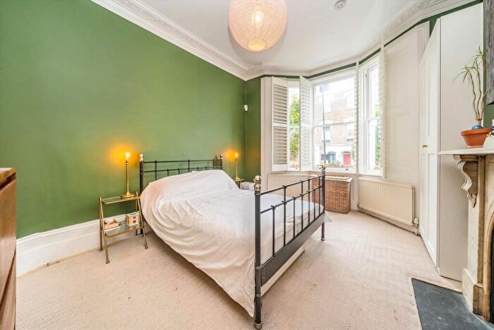 2 Bedroom Maisonette For Sale In Dunollie Road, Kentish Town, NW5