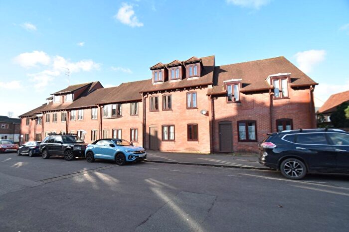 2 Bedroom Apartment For Sale In Town Bridge Court, Chesham, Buckinghamshire, HP5