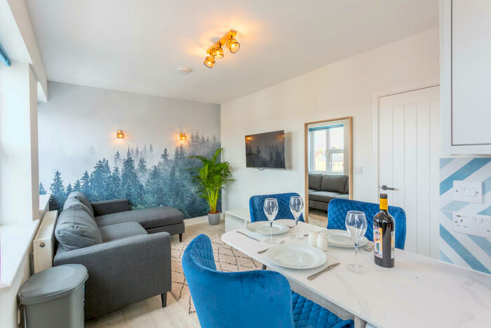 3 Bedroom Apartment To Rent In Clayton Court, Beeston, NG9