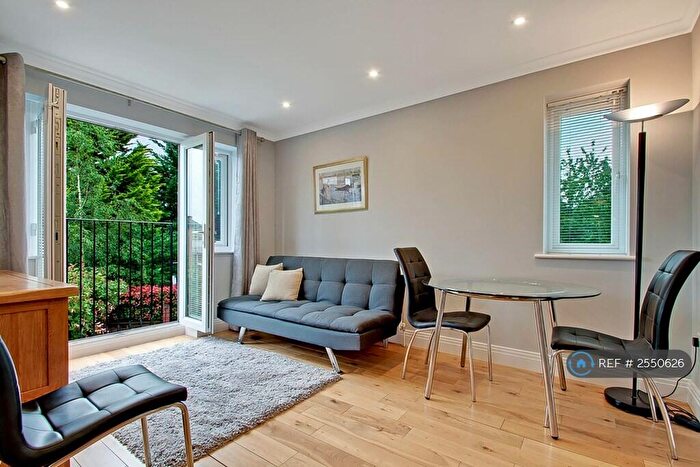 2 Bedroom Flat To Rent In Ryefield Crescent, Northwood, HA6