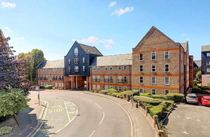 3 Bedroom Flat For Sale In Station Road, Ware, SG12