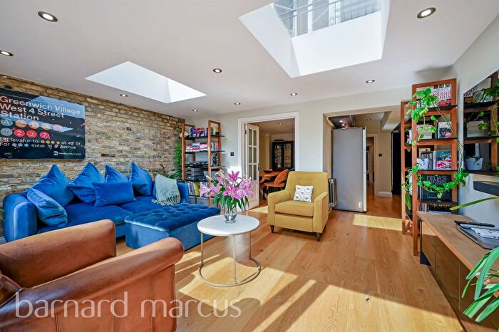 2 Bedroom Flat For Sale In Melrose Road, London, SW18