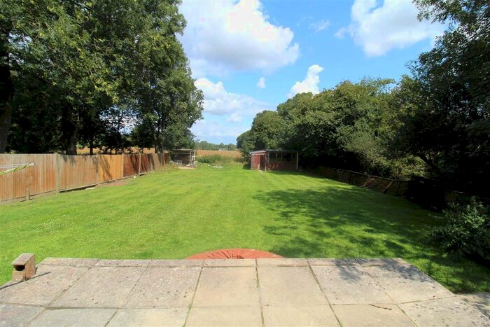 2 Bedroom Bungalow To Rent In Brighton Road, Lower Kingswood, Tadworth, KT20
