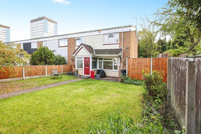3 Bedroom End Of Terrace House For Sale In Giles Close, Birmingham, B33