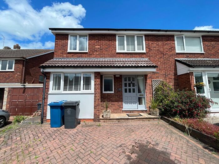 3 Bedroom Property To Rent In Mallicot Close, Lichfield, WS13
