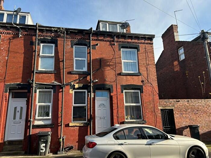 2 Bedroom Terraced House For Sale In Edgware Street, Harehills, LS8