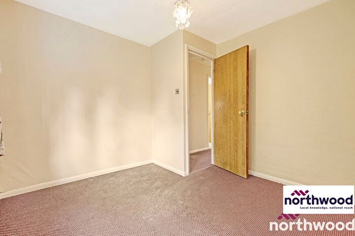 1 Bedroom Flat To Rent In Bounderby Grove, Chelmsford, CM1