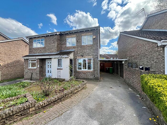 3 Bedroom Property To Rent In Hambling Close, Nottingham, NG6