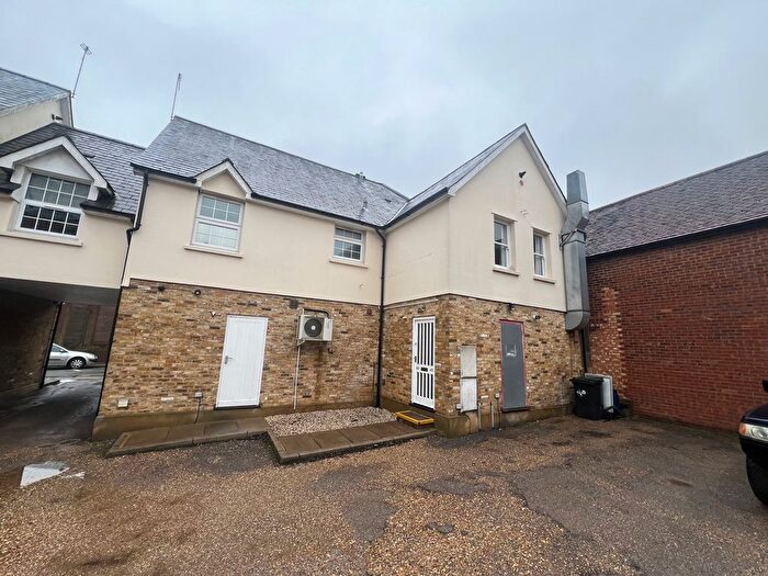 1 Bedroom Flat To Rent In Church Street, Ware, SG12