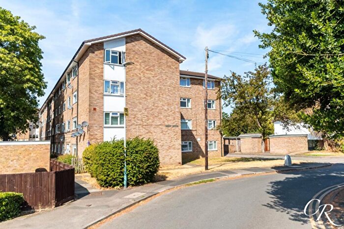 2 Bedroom Flat For Sale In New Barn Avenue, Cheltenham, GL52