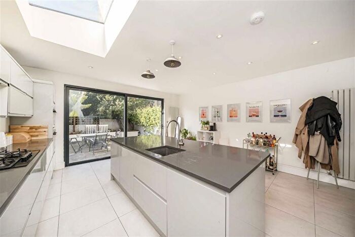 5 Bedroom Terraced House For Sale In Gaskarth Road, Balham, SW12