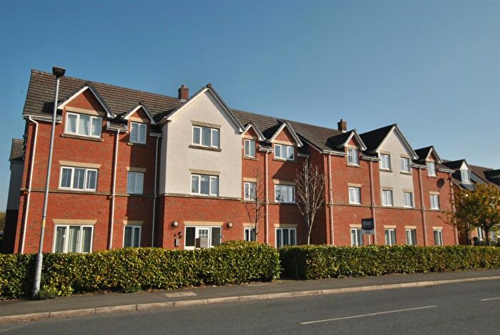 2 Bedroom Flat To Rent In Ferryside, Thelwall, Warrington, WA4