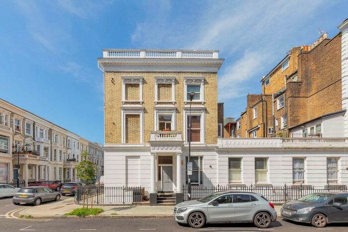 2 Bedroom Flat To Rent In Fairholme Road, London, W14