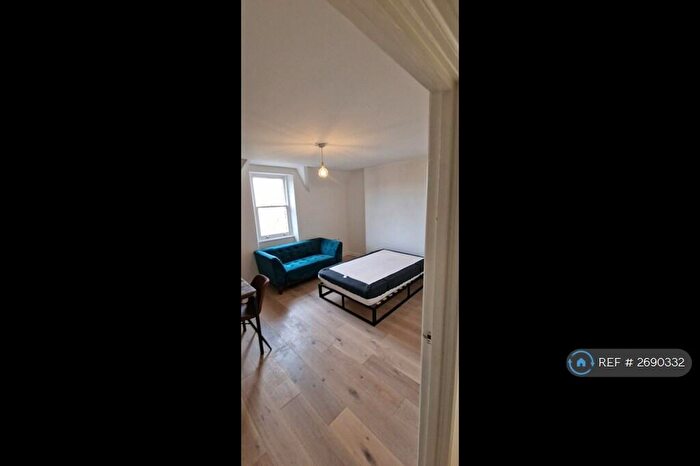 Studio To Rent In Church Rd, London, SE19