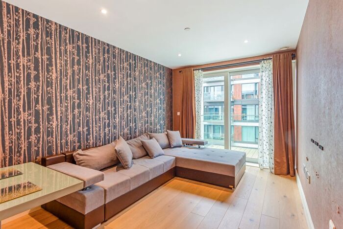 2 Bedroom Flat To Rent In Deveraux House, Woolwich Arsenal, SE18