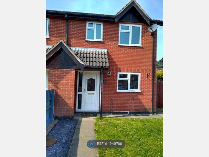 3 Bedroom Semi-Detached House To Rent In Fulford Close, Grantham, NG31