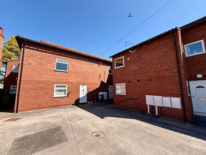 2 Bedroom Flat To Rent In Robins Court, Newark, NG24