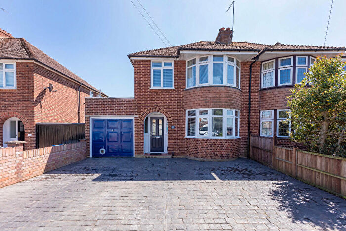 3 Bedroom Semi-Detached House For Sale In Tilstone Avenue, SL4