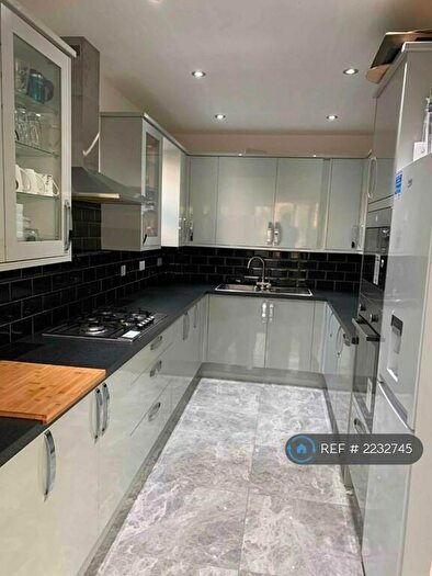 3 Bedroom Semi-Detached House To Rent In East Drive, Carshalton, SM5