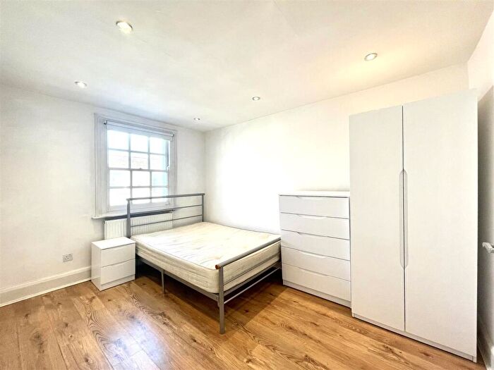 3 Bedroom Apartment To Rent In Parkway, Camden, London, NW1