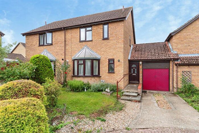 3 Bedroom Semi-Detached House For Sale In Dalton Way, Ely, CB6