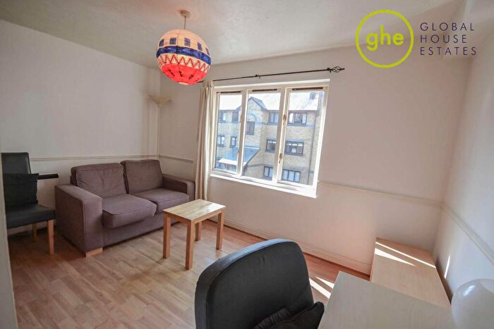 1 Bedroom Flat To Rent In Transom Square, Isle Of Dogs, London, E14
